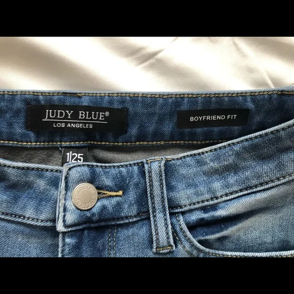 Judy Blue Boyfriend Fit Jeans 1/25 - Picture 3 of 5